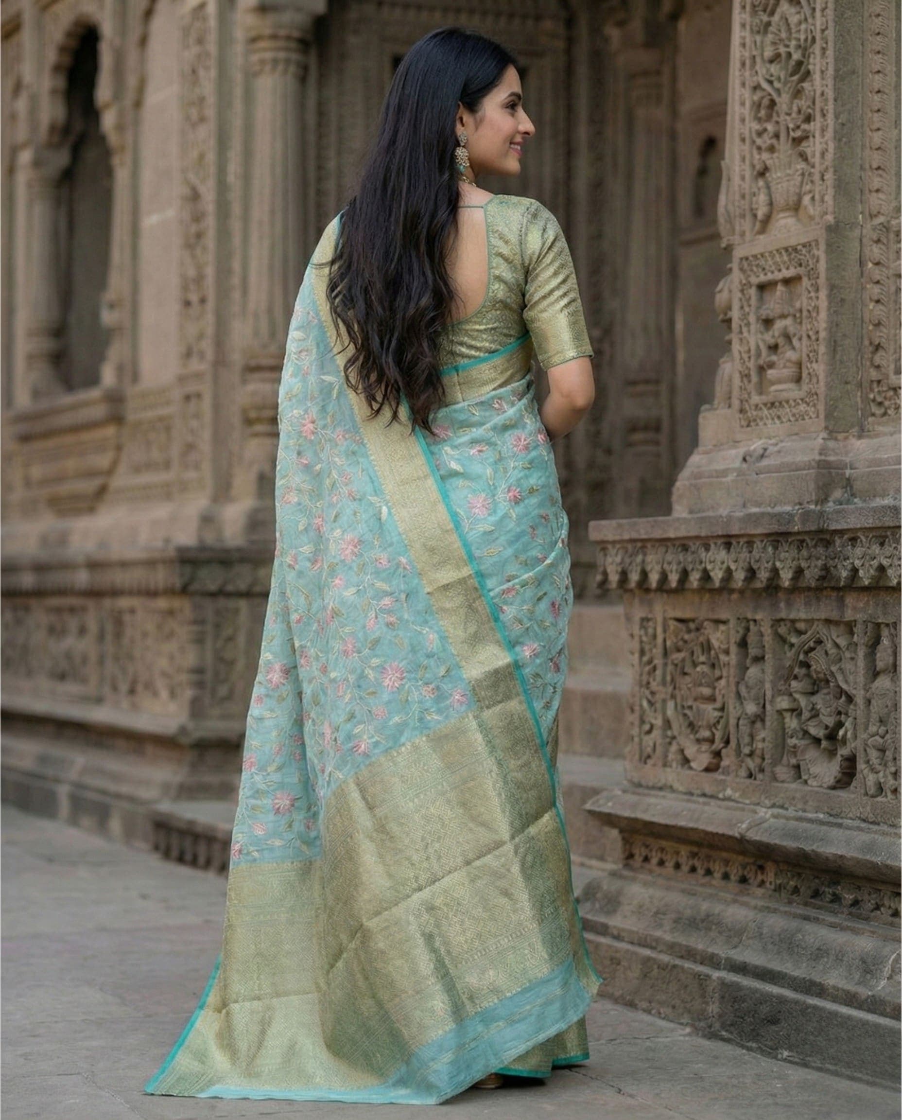 Pastel Blue Maheshwari Saree with Floral Weaving view 3